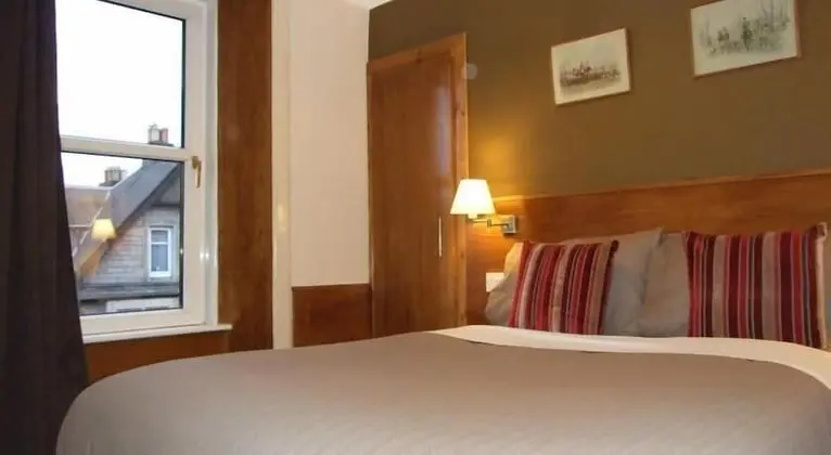 Classic Tek Büyük Yataklı Oda