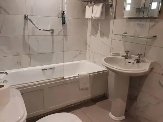 Family Oda, Banyolu/Duşlu, Avlu