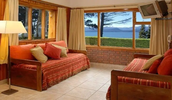 Kulübe, Göl Manzaralı