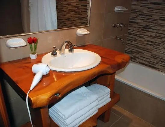 Kulübe, Göl Manzaralı