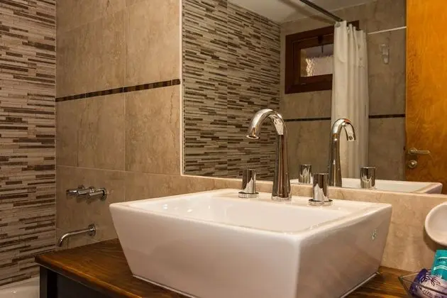 Kulübe, Göl Manzaralı