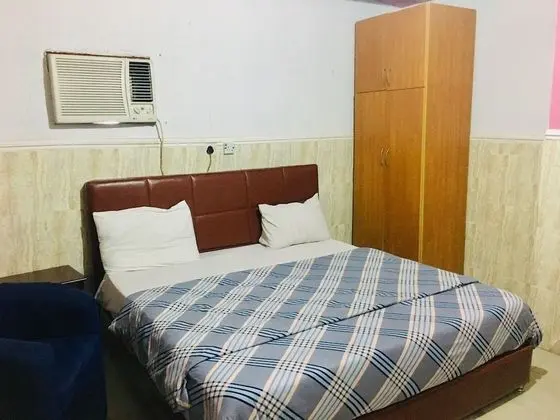 Basic Tek Büyük Yataklı Oda