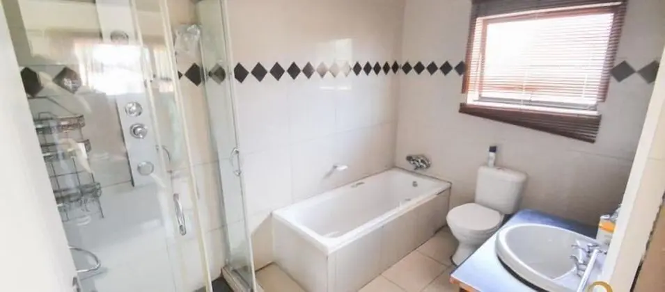 Standard Üç Kişilik Oda, Birden Çok Yatak, Buzdolabı ve Mikrodalga