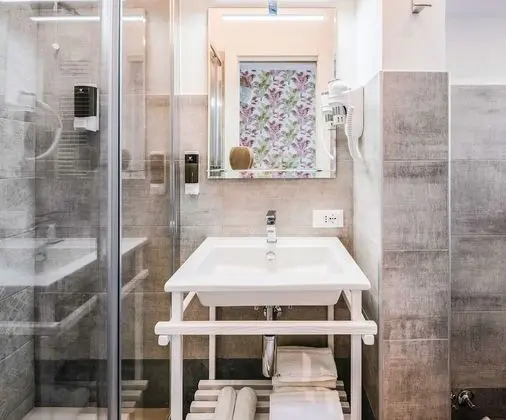 Comfort Tek Büyük Yataklı Oda