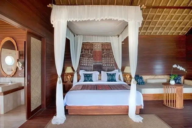 Signature Villa, 1 Yatak Odası, Kişiye Özel Havuzlu, Okyanusa Sıfır (Hanging One Bedroom Pool Villa)