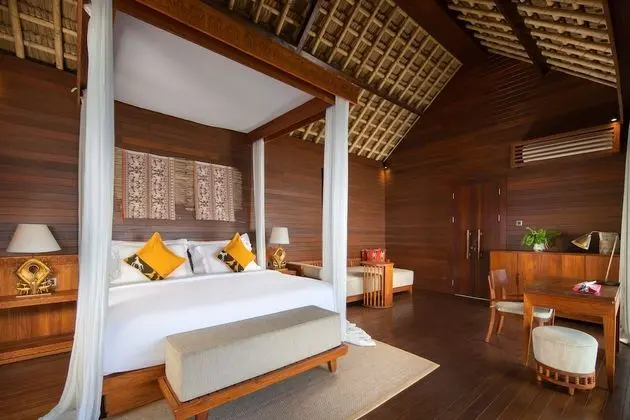 Signature Villa, 1 Yatak Odası, Kişiye Özel Havuzlu, Okyanusa Sıfır (Hanging One Bedroom Pool Villa)