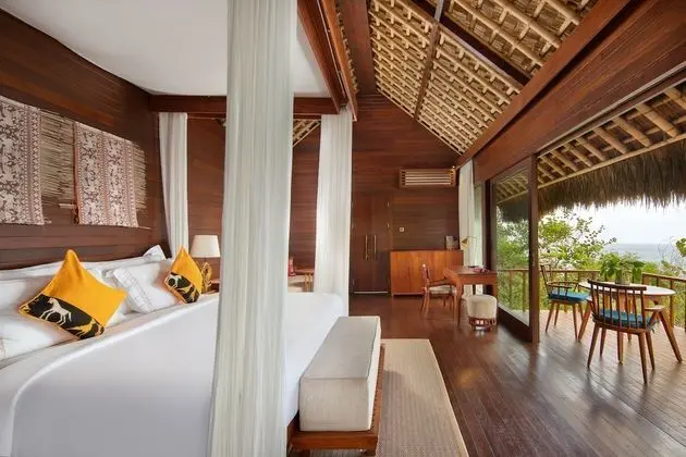 Signature Villa, 1 Yatak Odası, Kişiye Özel Havuzlu, Okyanusa Sıfır (Hanging One Bedroom Pool Villa)