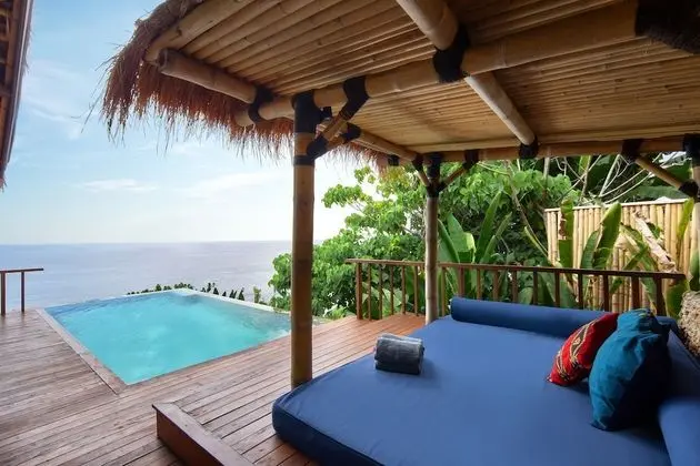 Signature Villa, 1 Yatak Odası, Kişiye Özel Havuzlu, Okyanusa Sıfır (Hanging One Bedroom Pool Villa)