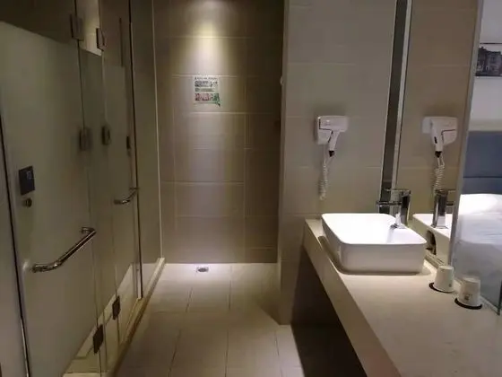 Classic Tek Büyük Yataklı Oda