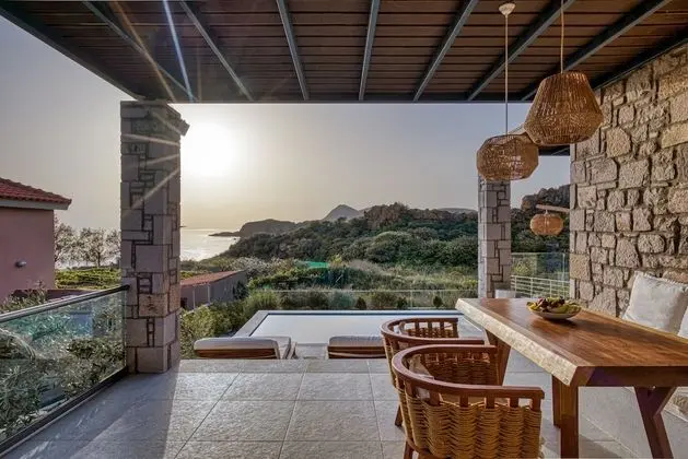 Luxury Villa, 2 Yatak Odası, Kişiye Özel Havuzlu, Deniz Manzaralı