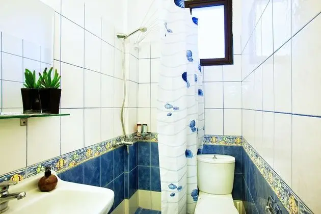 Standard Üç Kişilik Oda, Bahçe Manzaralı