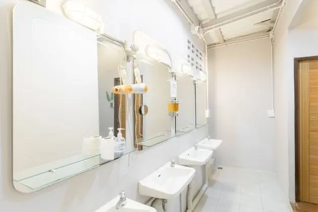 İki Ayrı Yataklı Oda (Shared Bathroom)