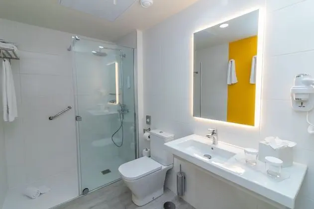 Tek Büyük Yataklı Oda (1 adult + 1 child)
