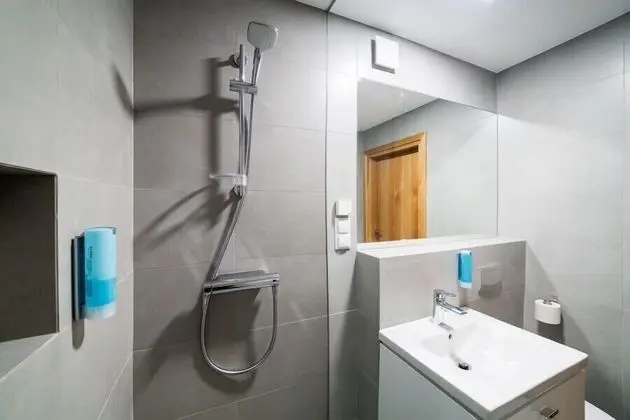 Premium Tek Büyük Yataklı Oda, Balkon, Kısmi Göl Manzaralı