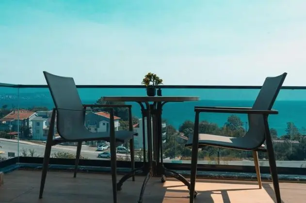 https://images.odamax.com/img/1024x768/odamax/image/upload/Lemon_Suit_202605020108491_Balkon.jpg