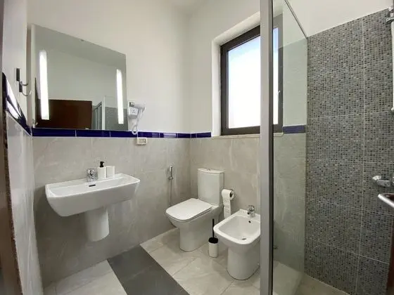 Basic Tek Büyük Yataklı Oda