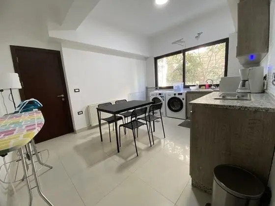 Basic Tek Büyük Yataklı Oda