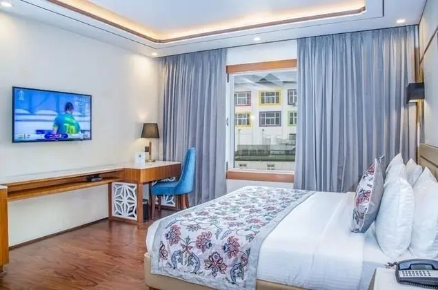 Deluxe Tek Büyük Yataklı Oda