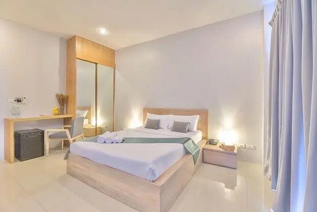 Lemon Terrace Room