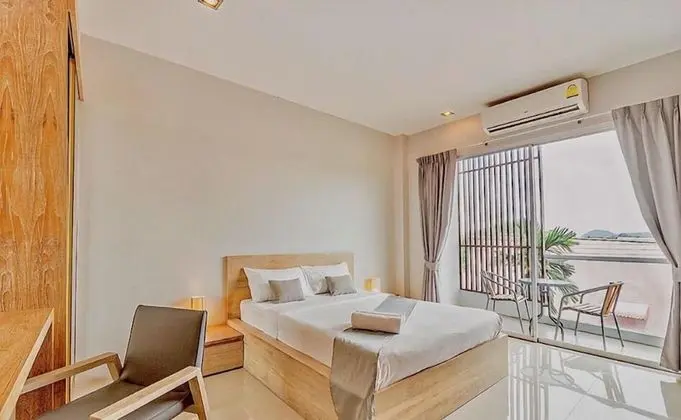 Lemon Terrace Room
