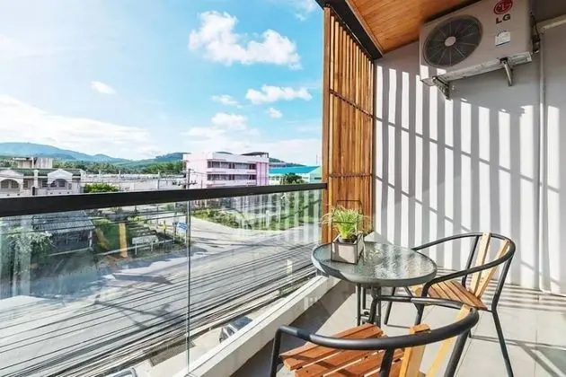 Lemon Terrace Room