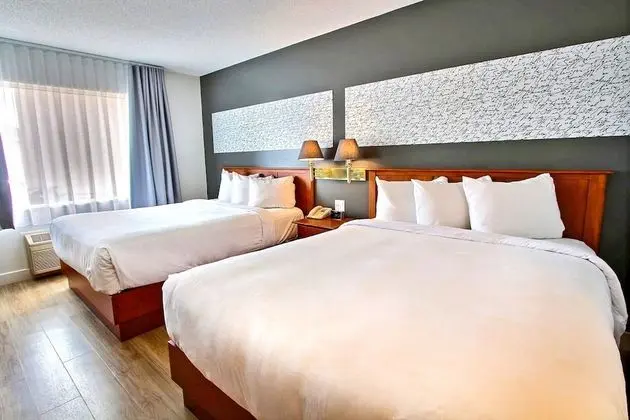 Classic Oda, 2 Büyük (Queen) Boy Yatak