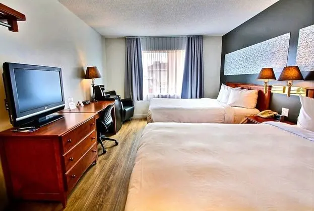 Classic Oda, 2 Büyük (Queen) Boy Yatak