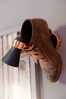 Tek Büyük Yataklı Oda (Les Brodequins)