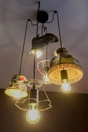 Tek Büyük Yataklı Oda (Les Brodequins)