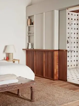 Superior Oda, Tepe Manzaralı (Large)