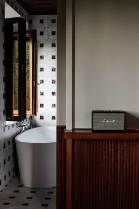 Superior Oda, Tepe Manzaralı (Large)