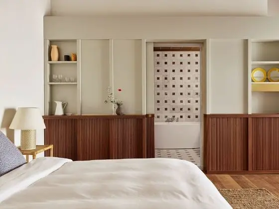 Superior Oda, Tepe Manzaralı (Large)