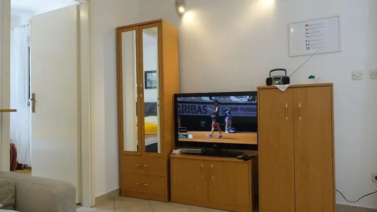 Apart Daire, Bahçe Manzaralı (3)