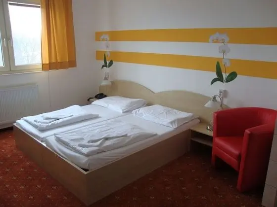 Tek Büyük veya İki Ayrı Yataklı Oda