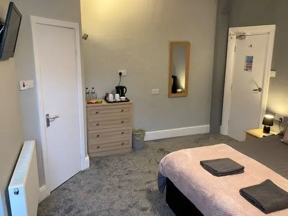 Tek Büyük Yataklı Oda, Banyolu/Duşlu (Large Room 2)