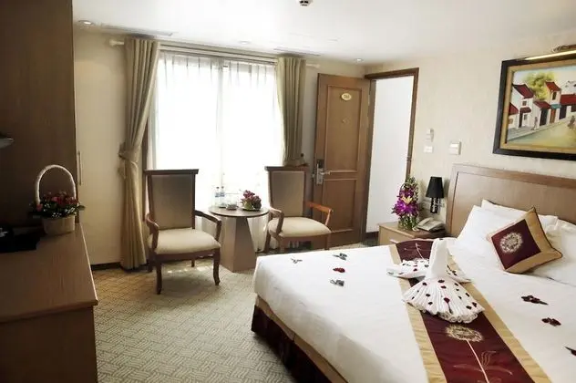 Junior Deluxe, 1 King Bed, City View