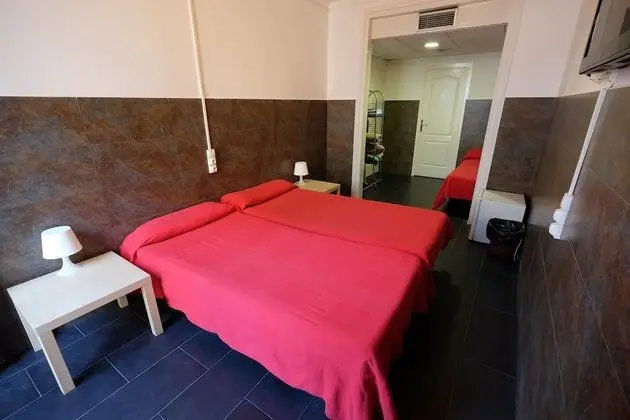 Üç Kişilik Oda