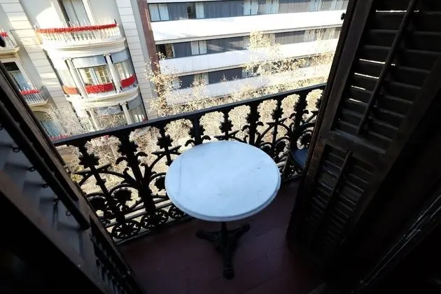 Üç Kişilik Oda