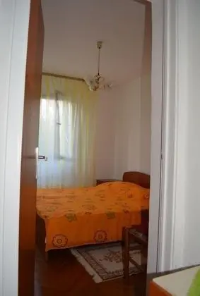 Apart Daire (Lenka - great location & free parking)