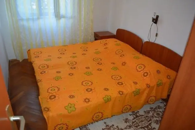 Apart Daire (Lenka - great location & free parking)