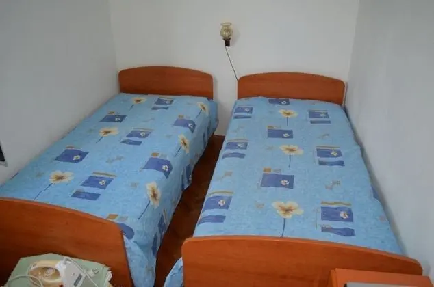 Apart Daire (Lenka - great location & free parking)