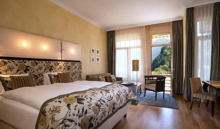 Premium Tek Büyük Yataklı Oda