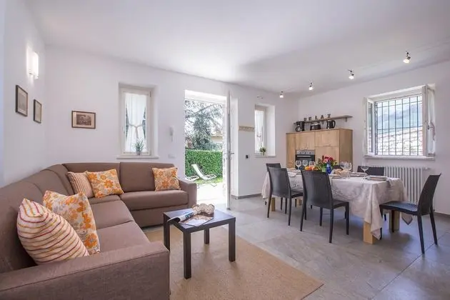 Family Sıra Ev, Birden Çok Yatak, 2 Banyolu, Bahçeli (Lenno Dolcelago)