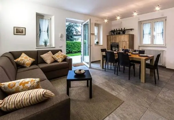 Family Sıra Ev, Birden Çok Yatak, 2 Banyolu, Bahçeli (Lenno Dolcelago)