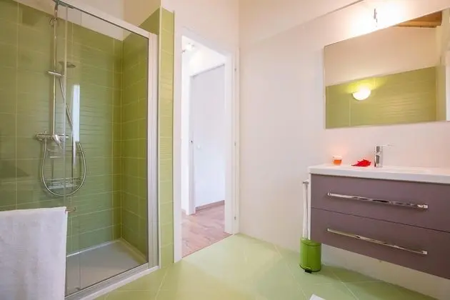 Family Sıra Ev, Birden Çok Yatak, 2 Banyolu, Bahçeli (Lenno Dolcelago)