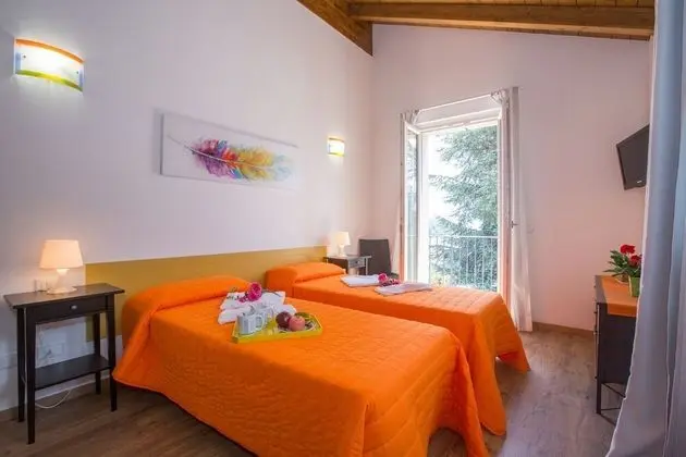 Family Sıra Ev, Birden Çok Yatak, 2 Banyolu, Bahçeli (Lenno Dolcelago)