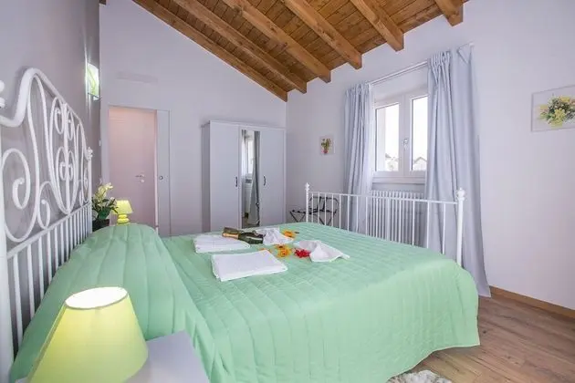 Family Sıra Ev, Birden Çok Yatak, 2 Banyolu, Bahçeli (Lenno Dolcelago)