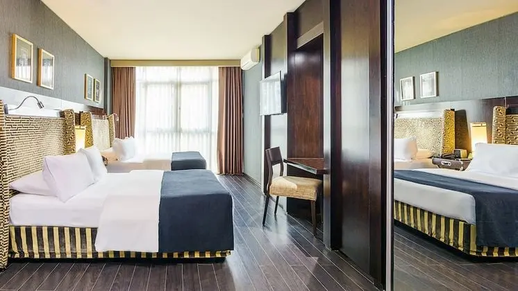 Luxury Oda, 2 Büyük (Queen) Boy Yatak