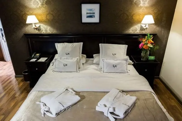 Luxury Oda