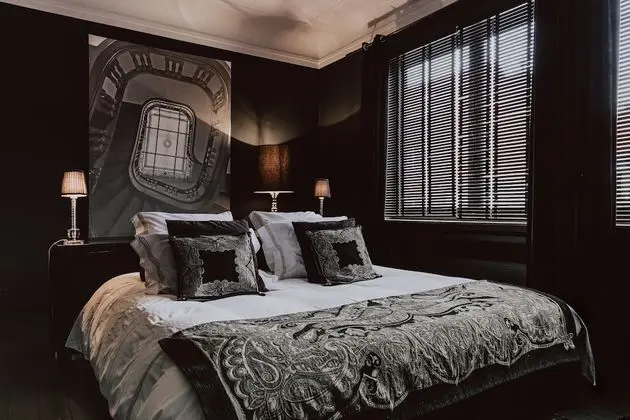 Design Tek Büyük Yataklı Oda (Black)